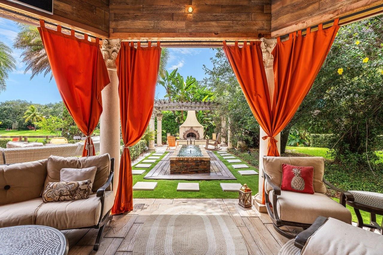 16389 Bridlewood Cir