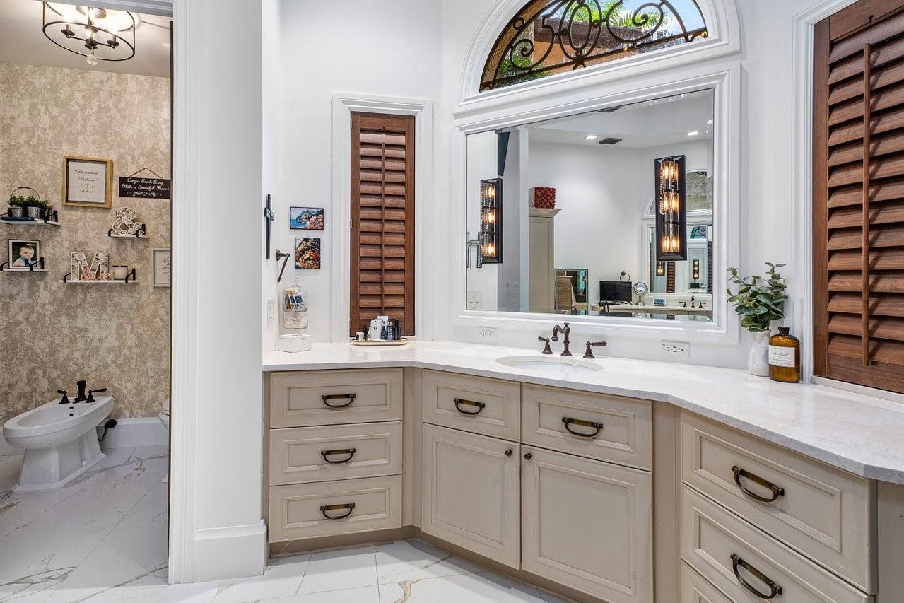 16389 Bridlewood Cir