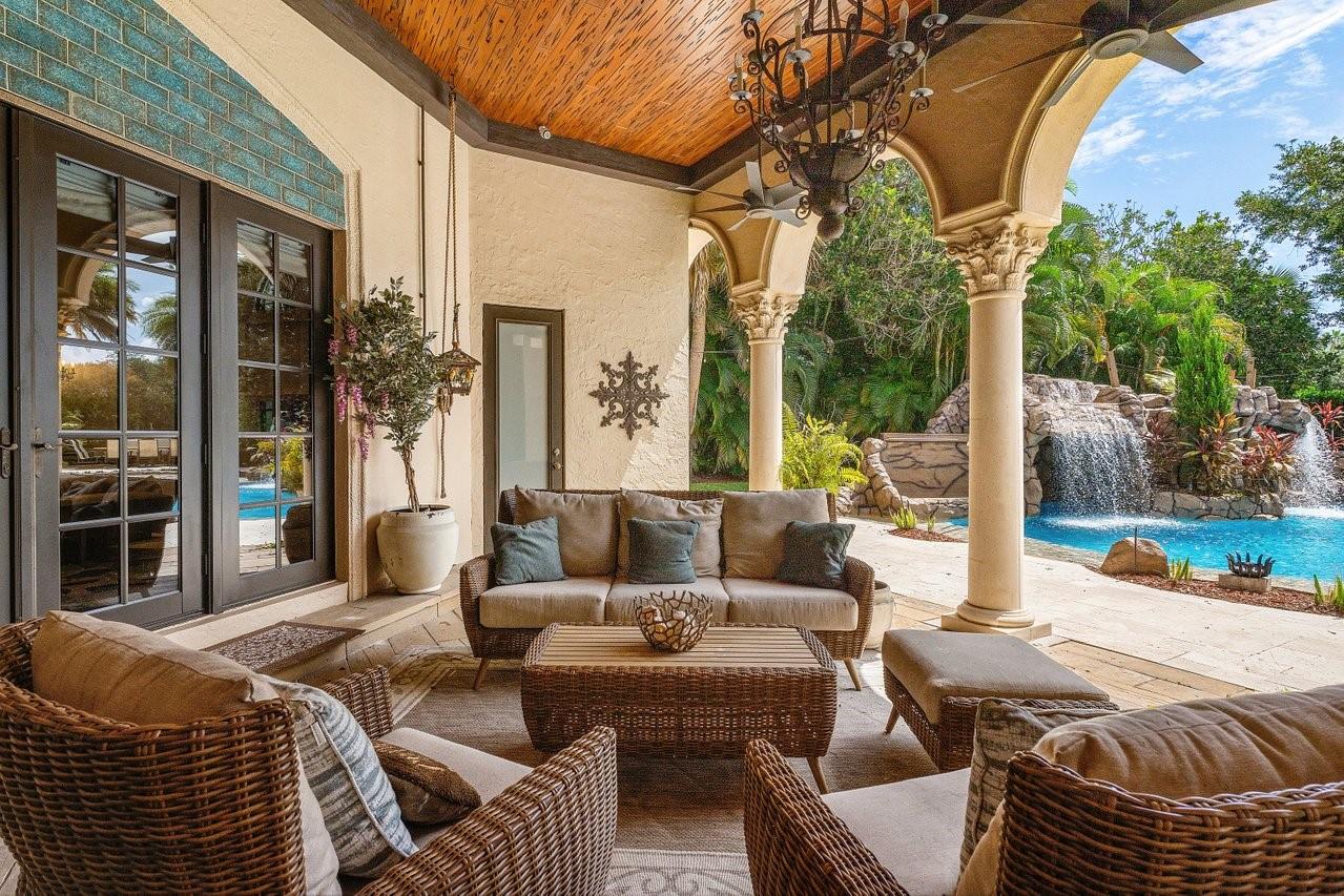 16389 Bridlewood Cir