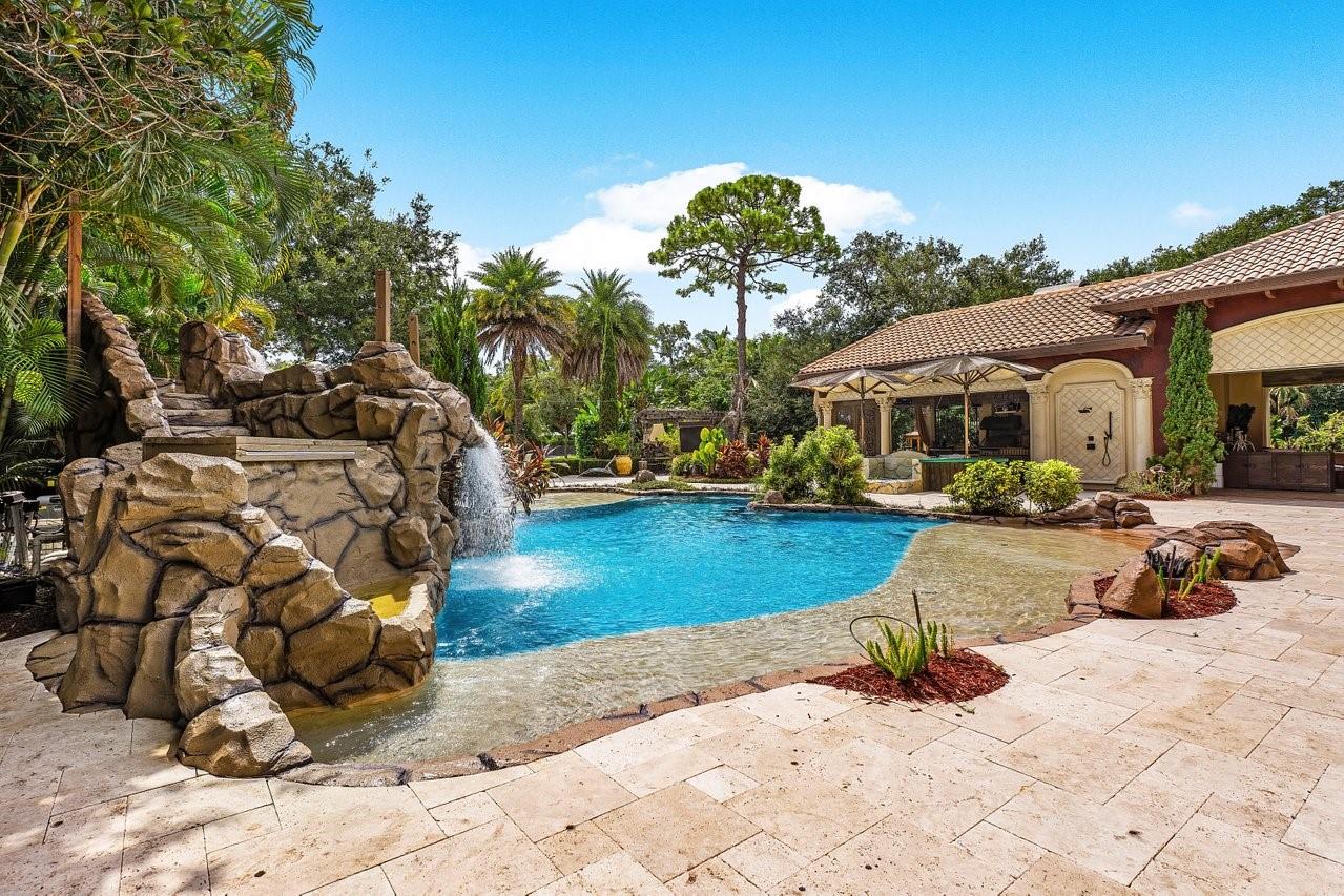 16389 Bridlewood Cir