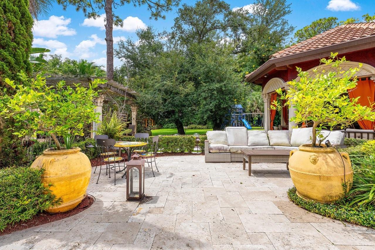 16389 Bridlewood Cir