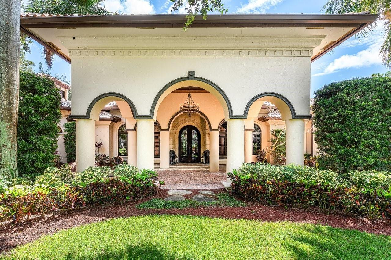 16389 Bridlewood Cir