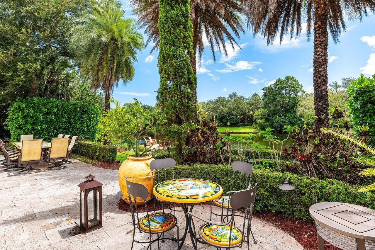 16389 Bridlewood Cir