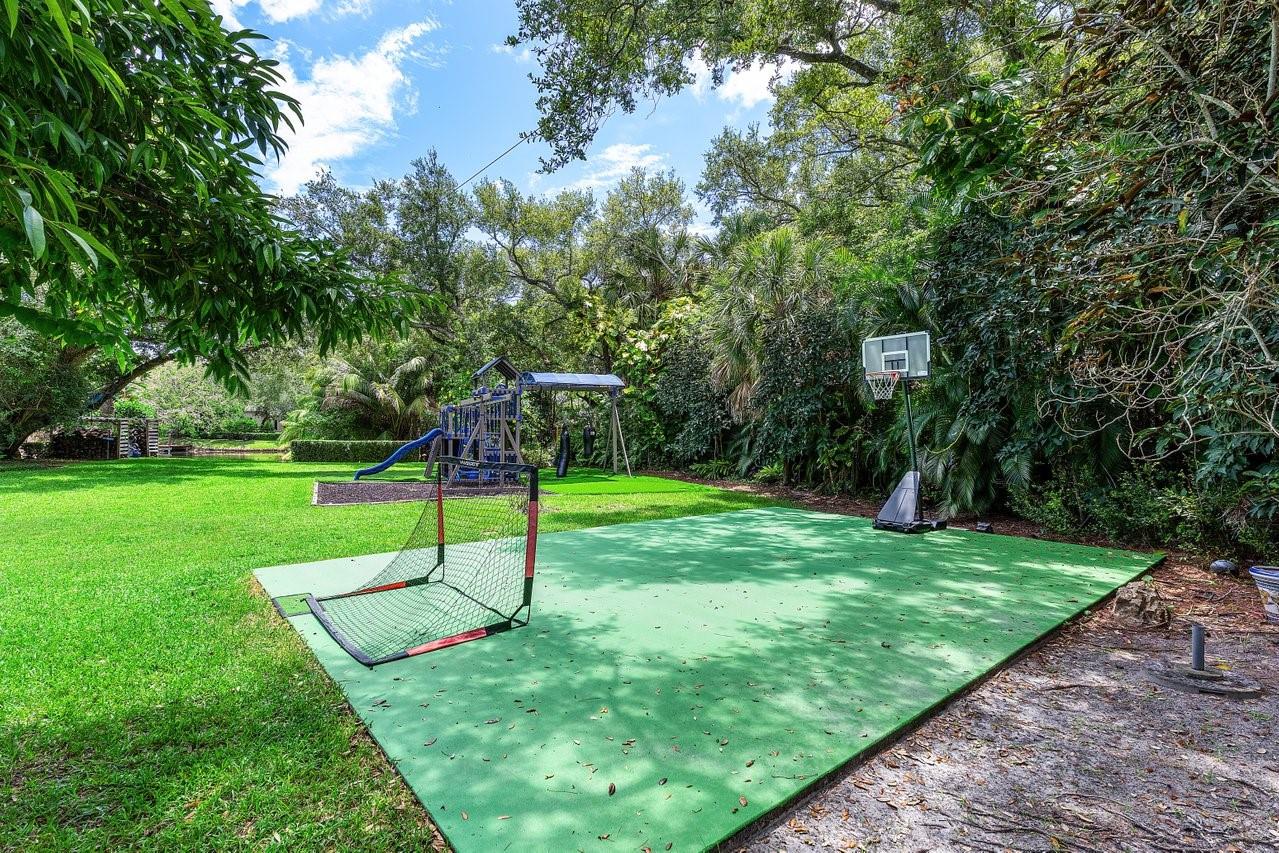 16389 Bridlewood Cir