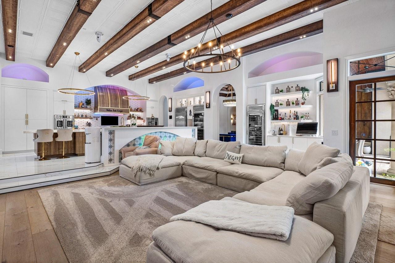 16389 Bridlewood Cir