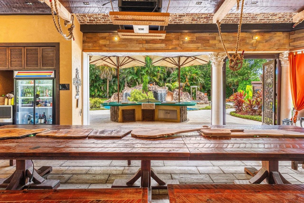 16389 Bridlewood Cir