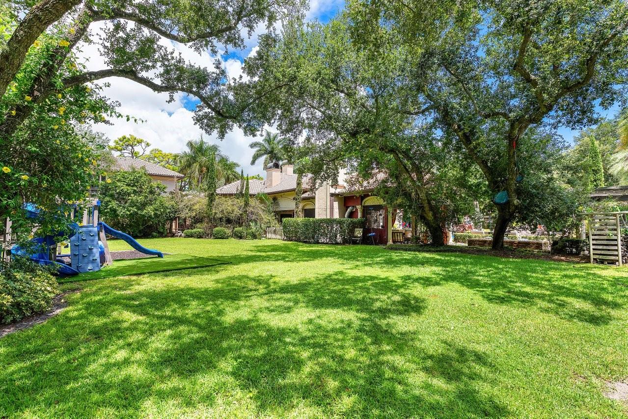 16389 Bridlewood Cir