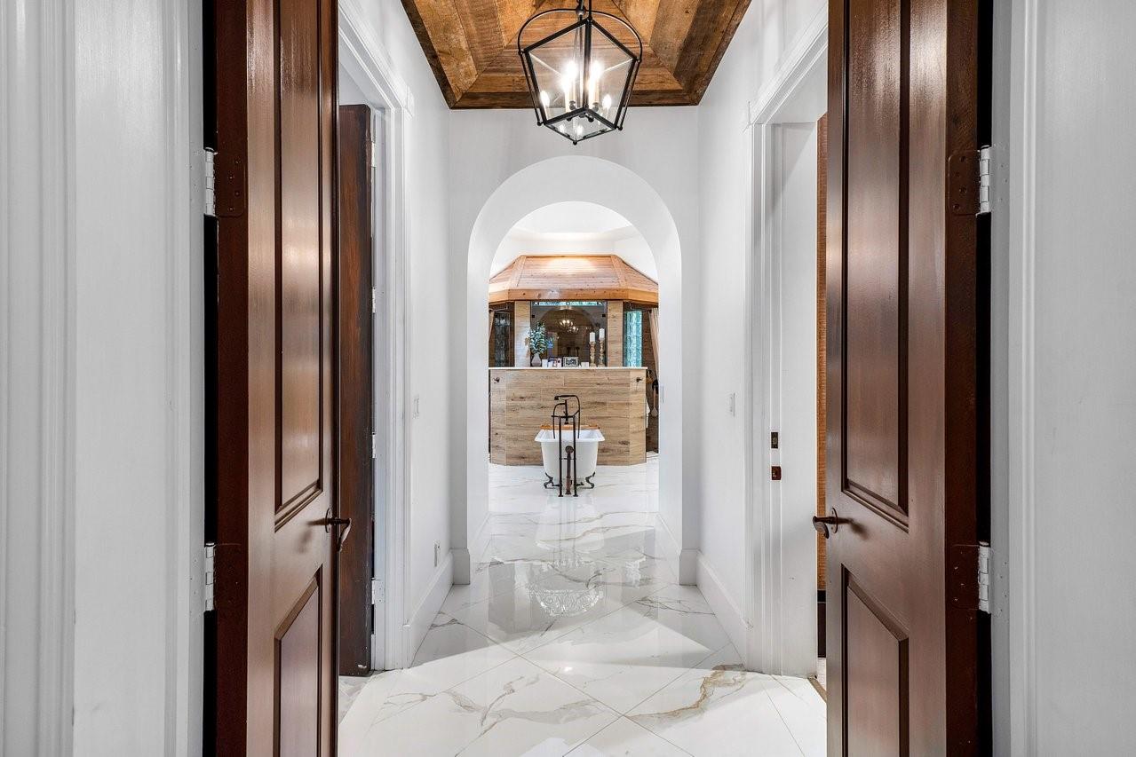 16389 Bridlewood Cir