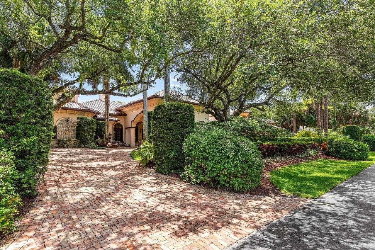 16389 Bridlewood Cir