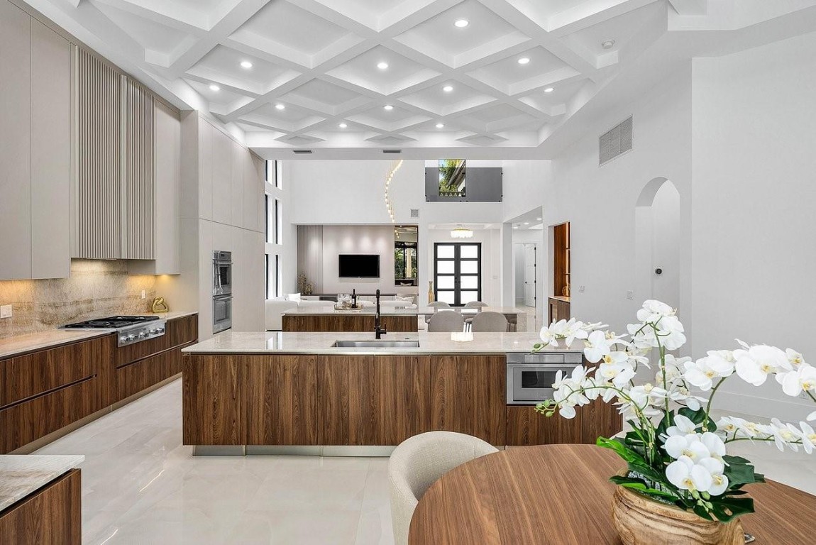 17849 Villa Club Way