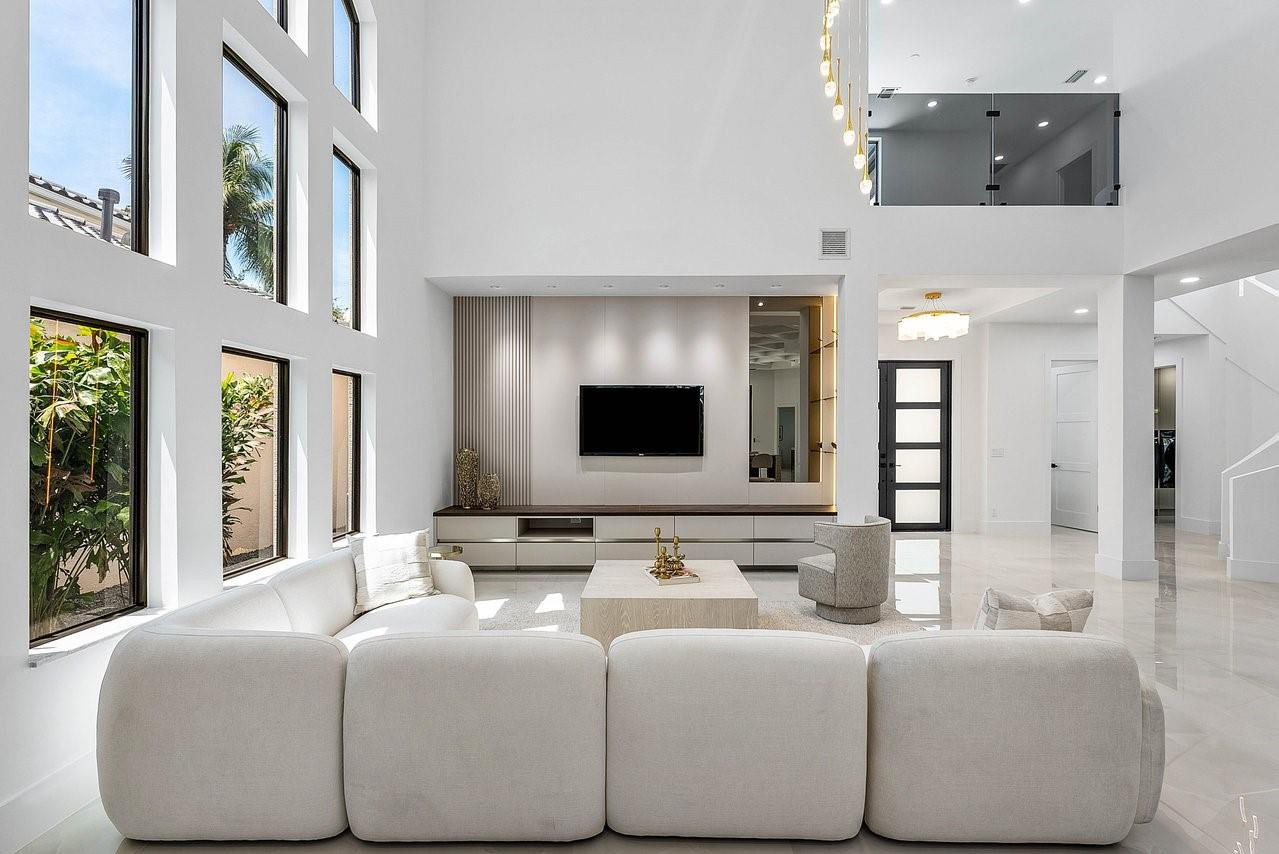 17849 Villa Club Way