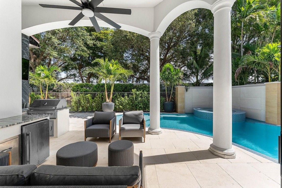 17849 Villa Club Way