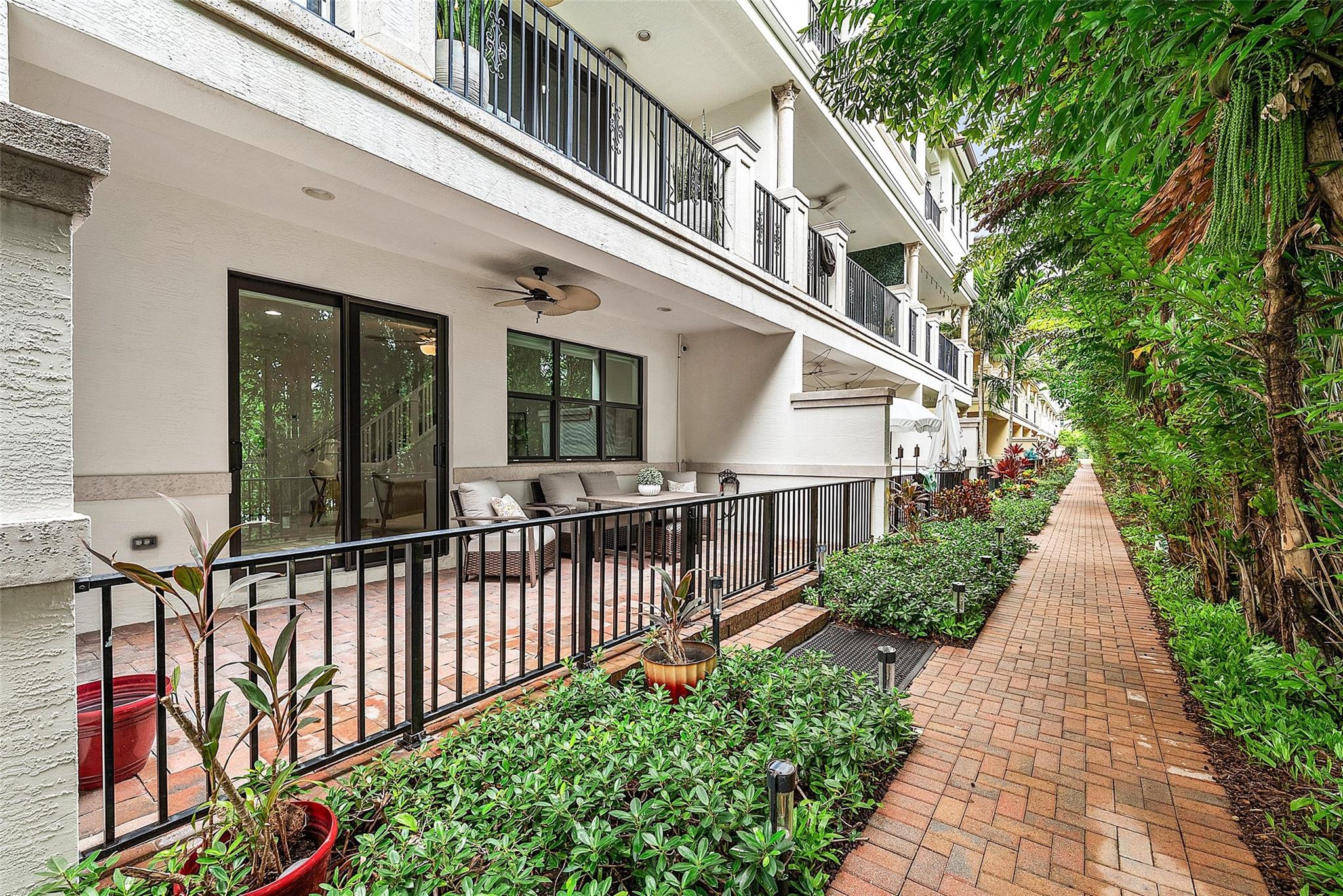 608 Windward Circle S