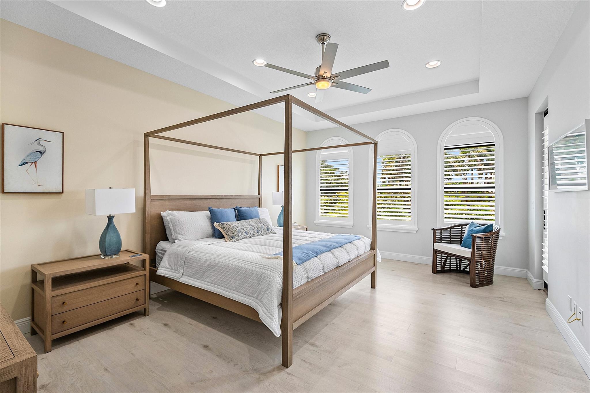 608 Windward Circle S