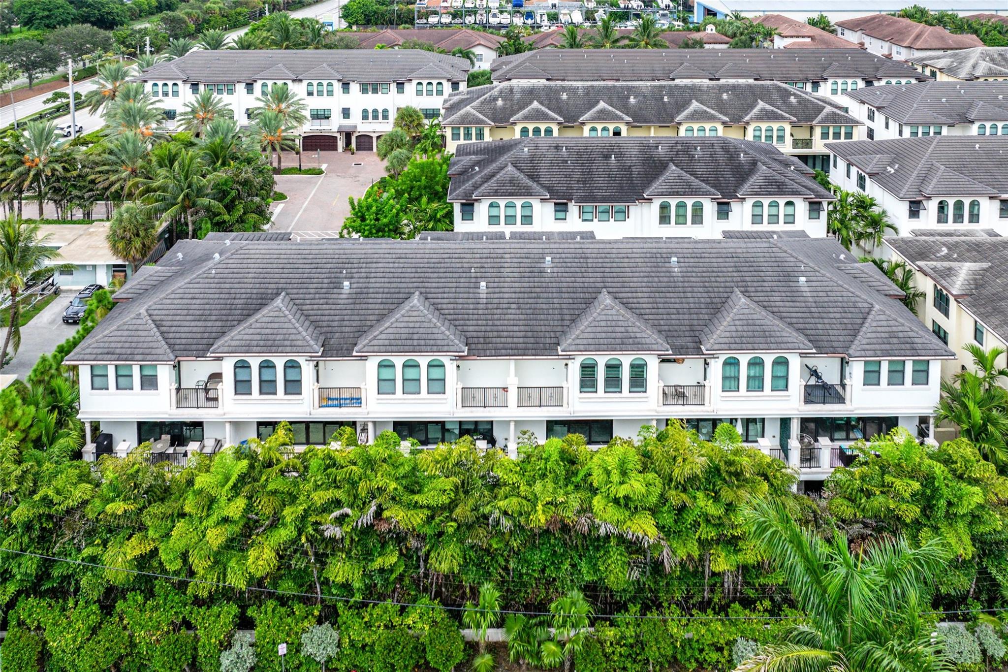 608 Windward Circle S