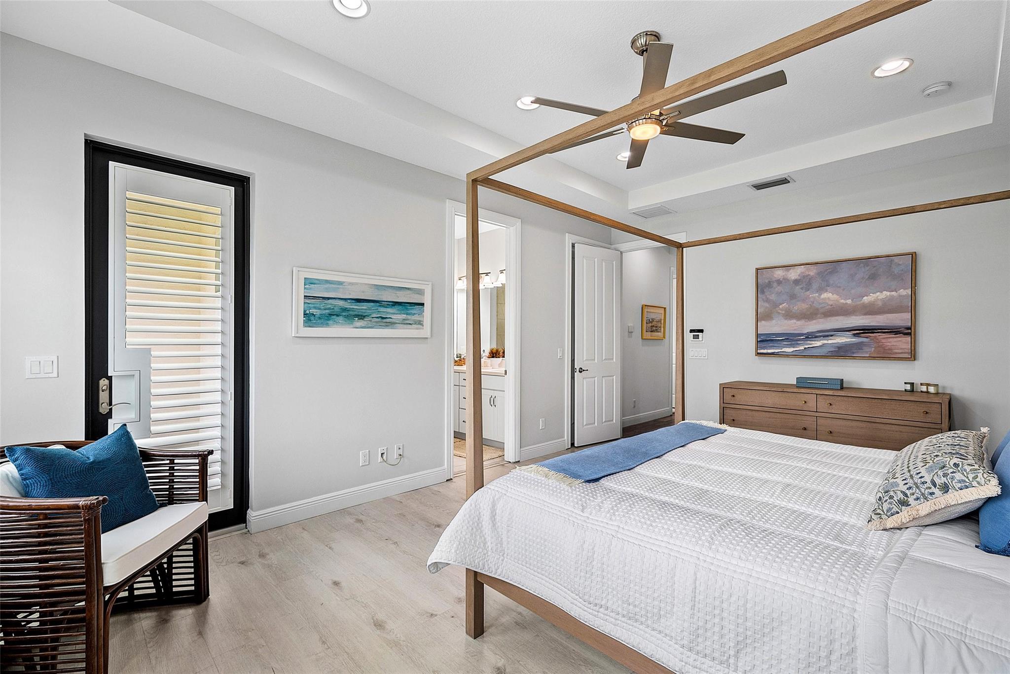 608 Windward Circle S