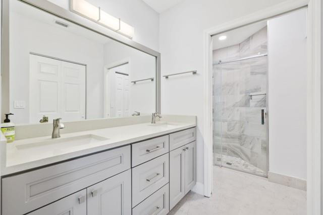 6175 Floral Lakes Dr