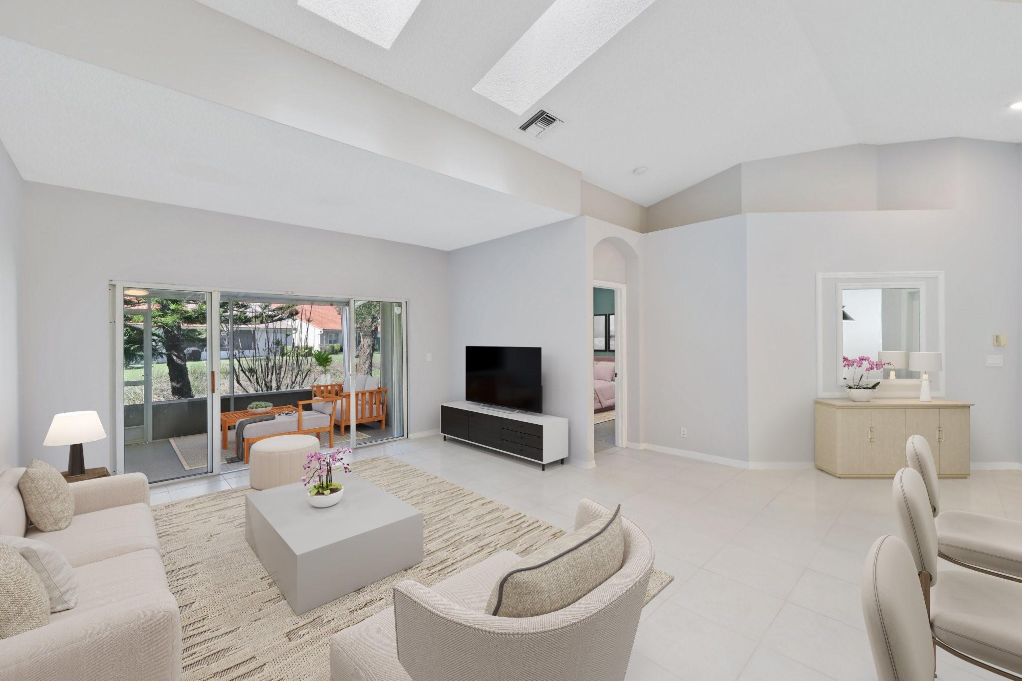 6175 Floral Lakes Dr