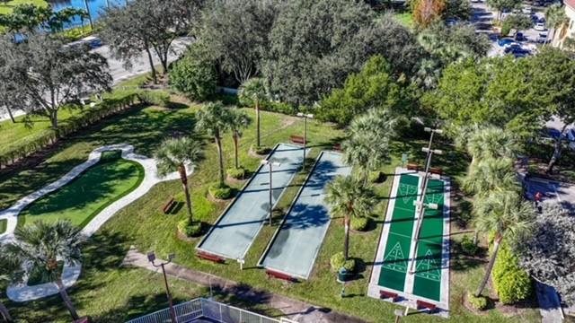 6175 Floral Lakes Dr