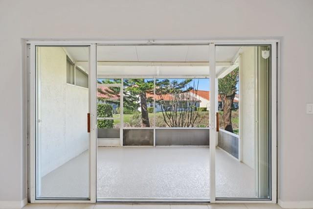 6175 Floral Lakes Dr