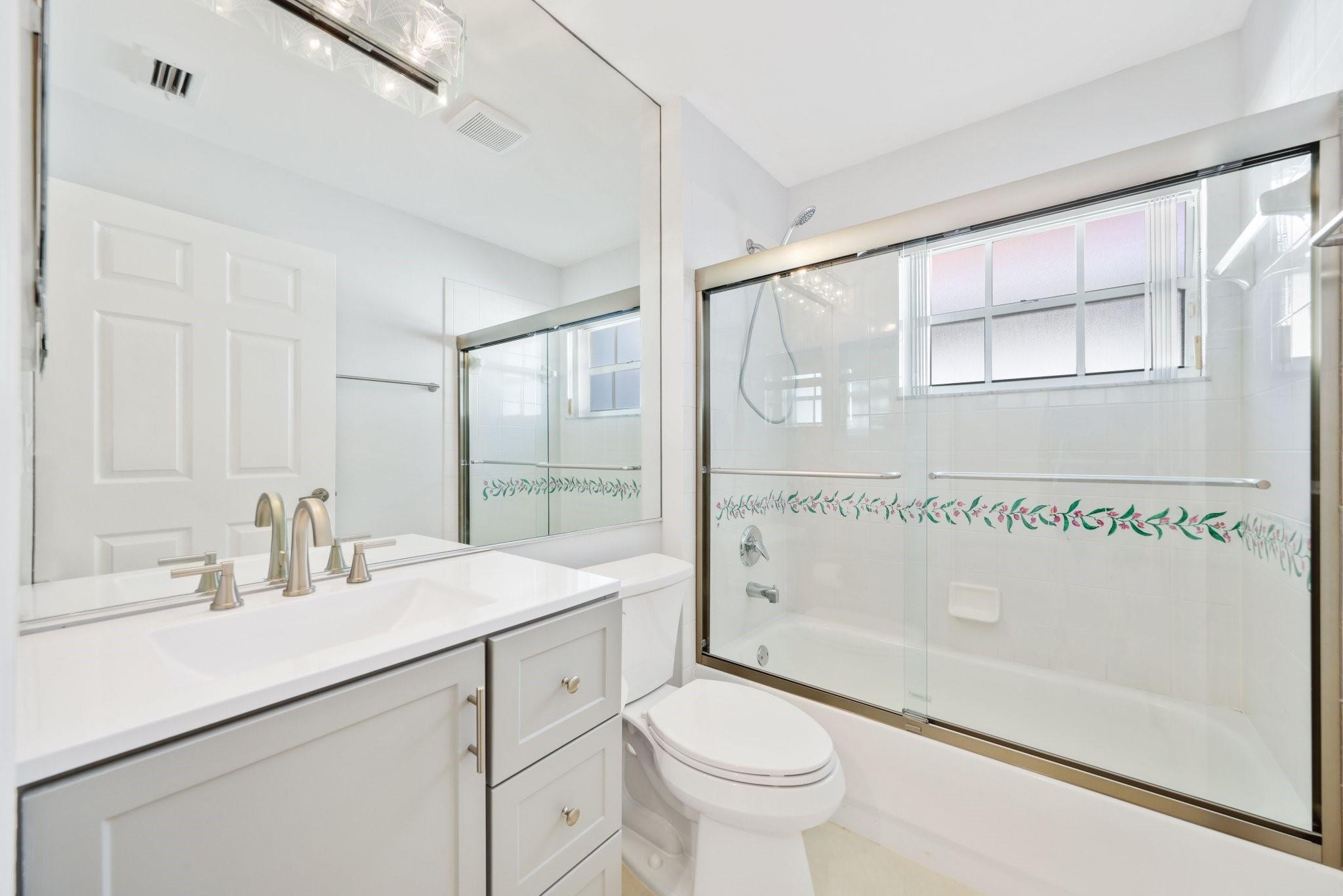 6175 Floral Lakes Dr