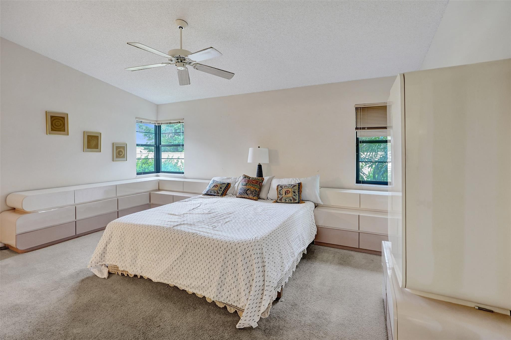 8860 Boatswain Dr
