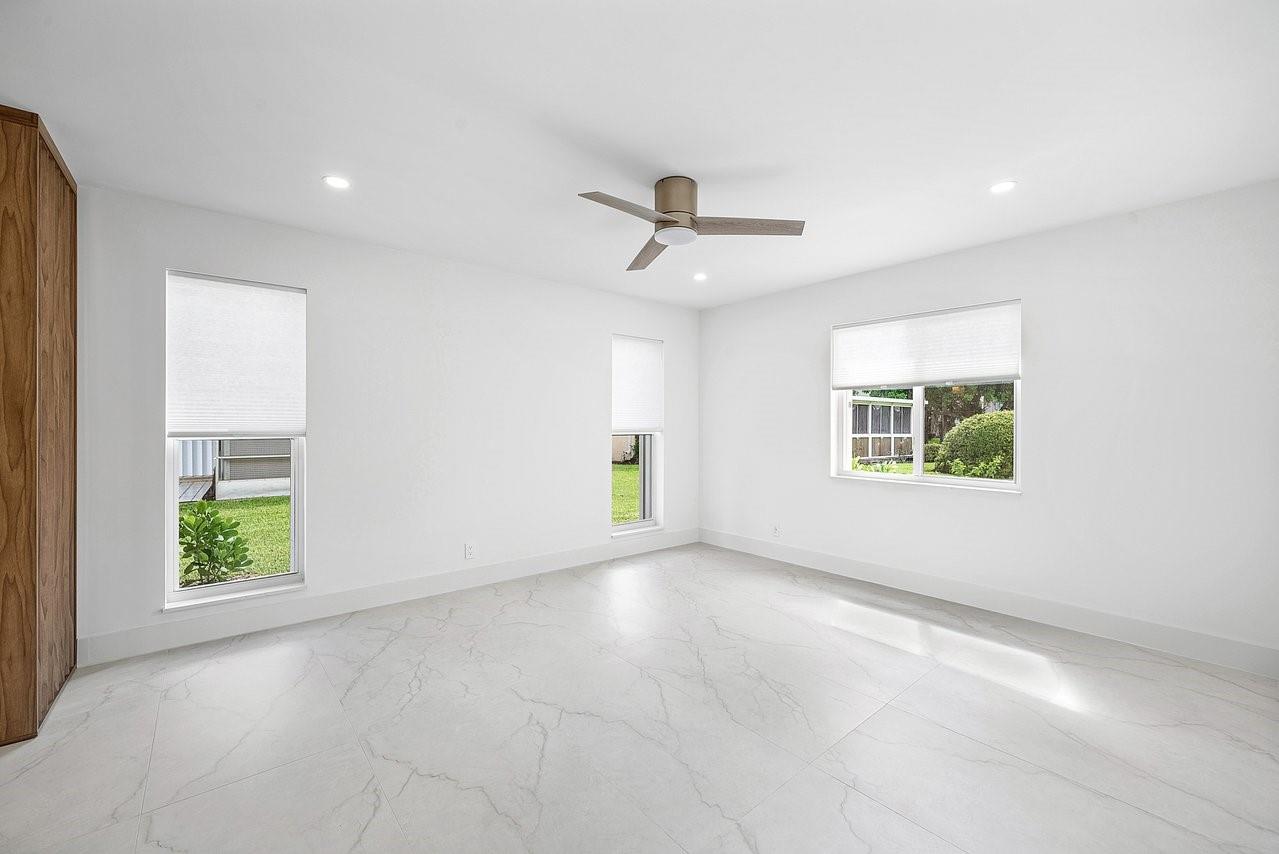 1541 NW 20th Avenue 101