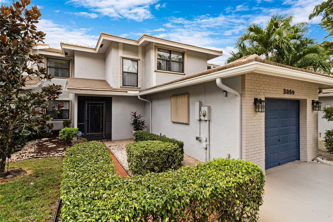 3260 Deer Creek Lake Shore Drive 3260, Deerfield Beach Unit: 3260