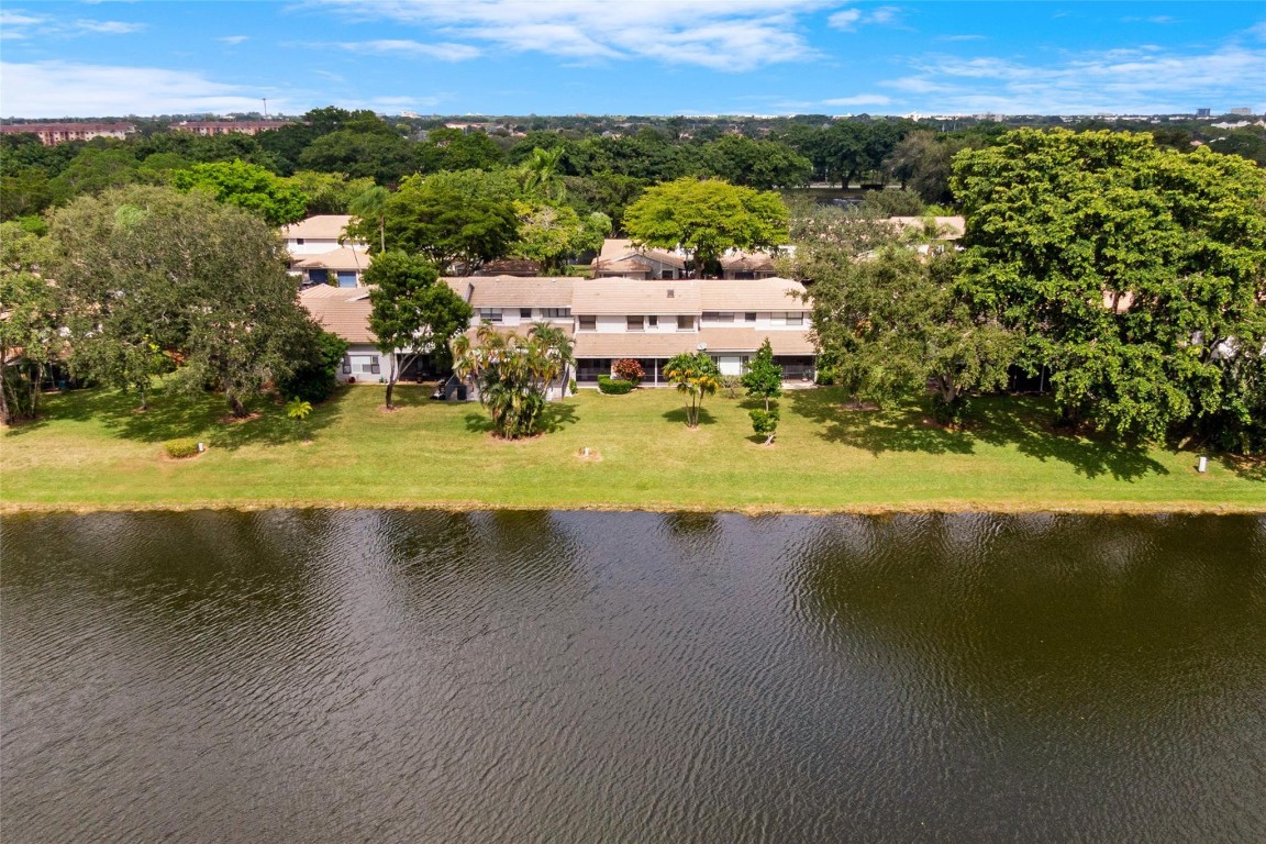 3260 Deer Creek Lake Shore Drive 3260, Deerfield Beach Unit: 3260