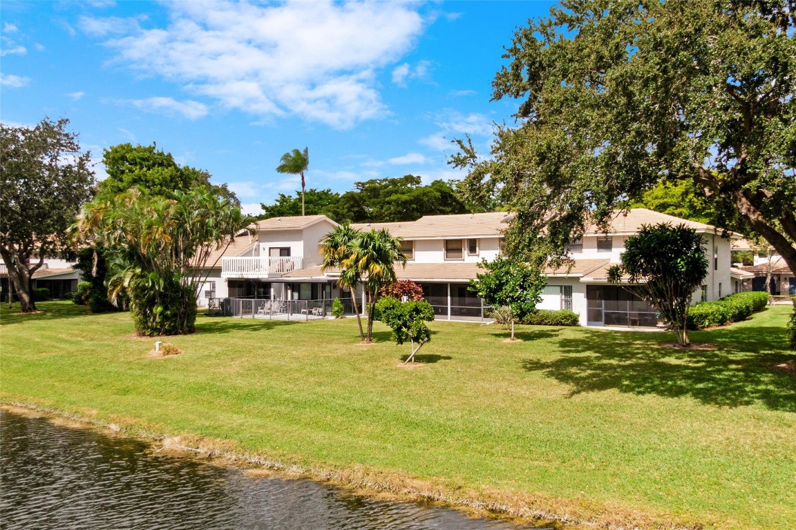 3260 Deer Creek Lake Shore Drive 3260, Deerfield Beach Unit: 3260