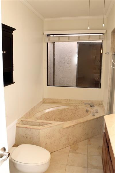 6722 Canary Palm Cir