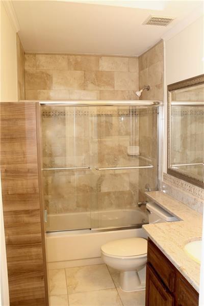 6722 Canary Palm Cir