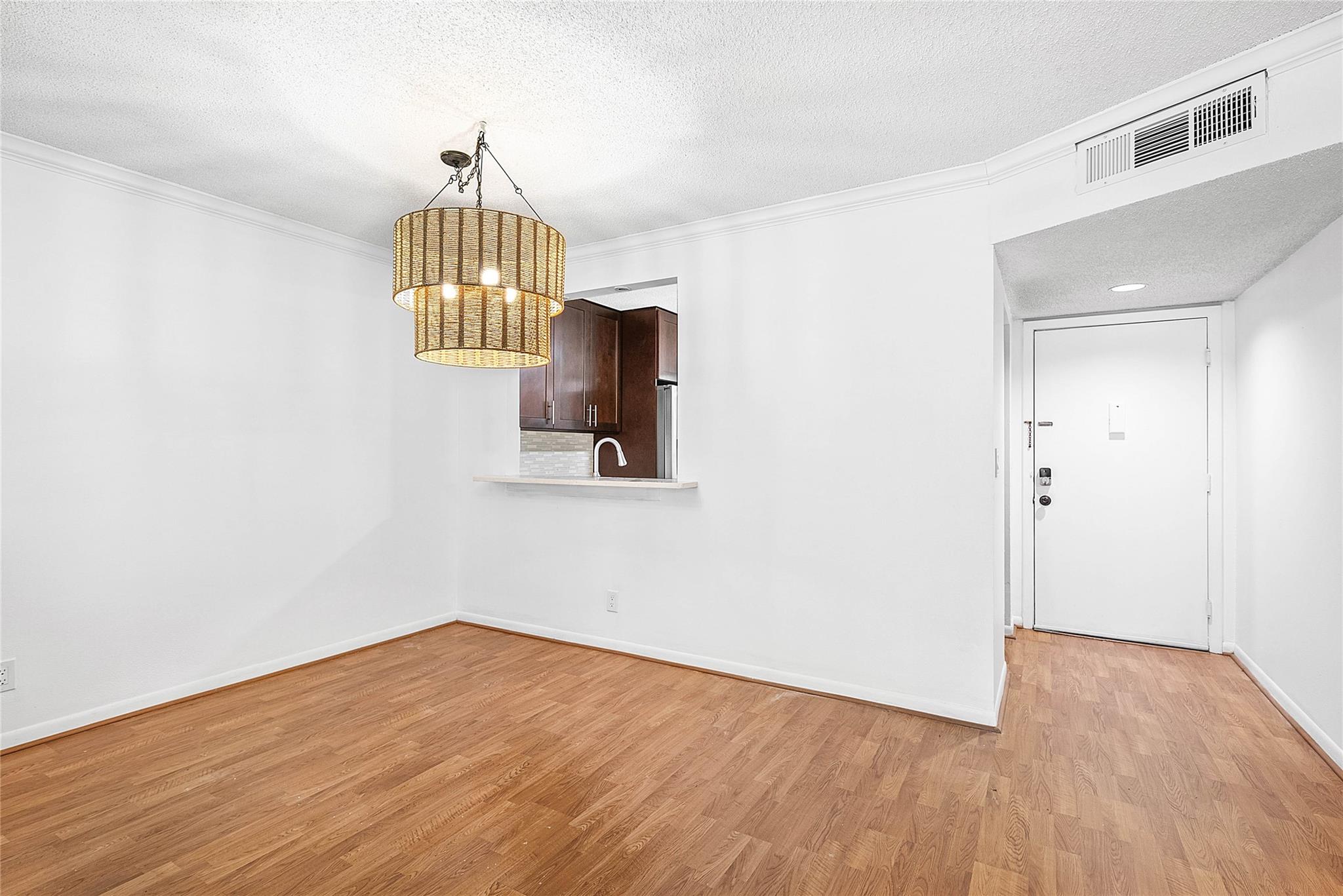 5280 Las Verdes Cir 202