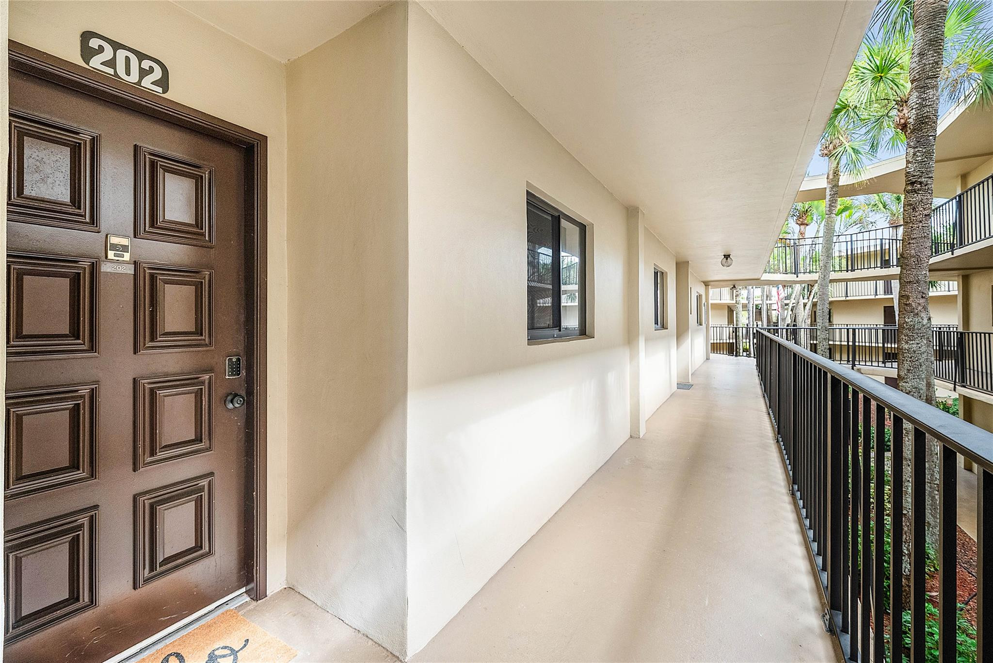 5280 Las Verdes Cir 202