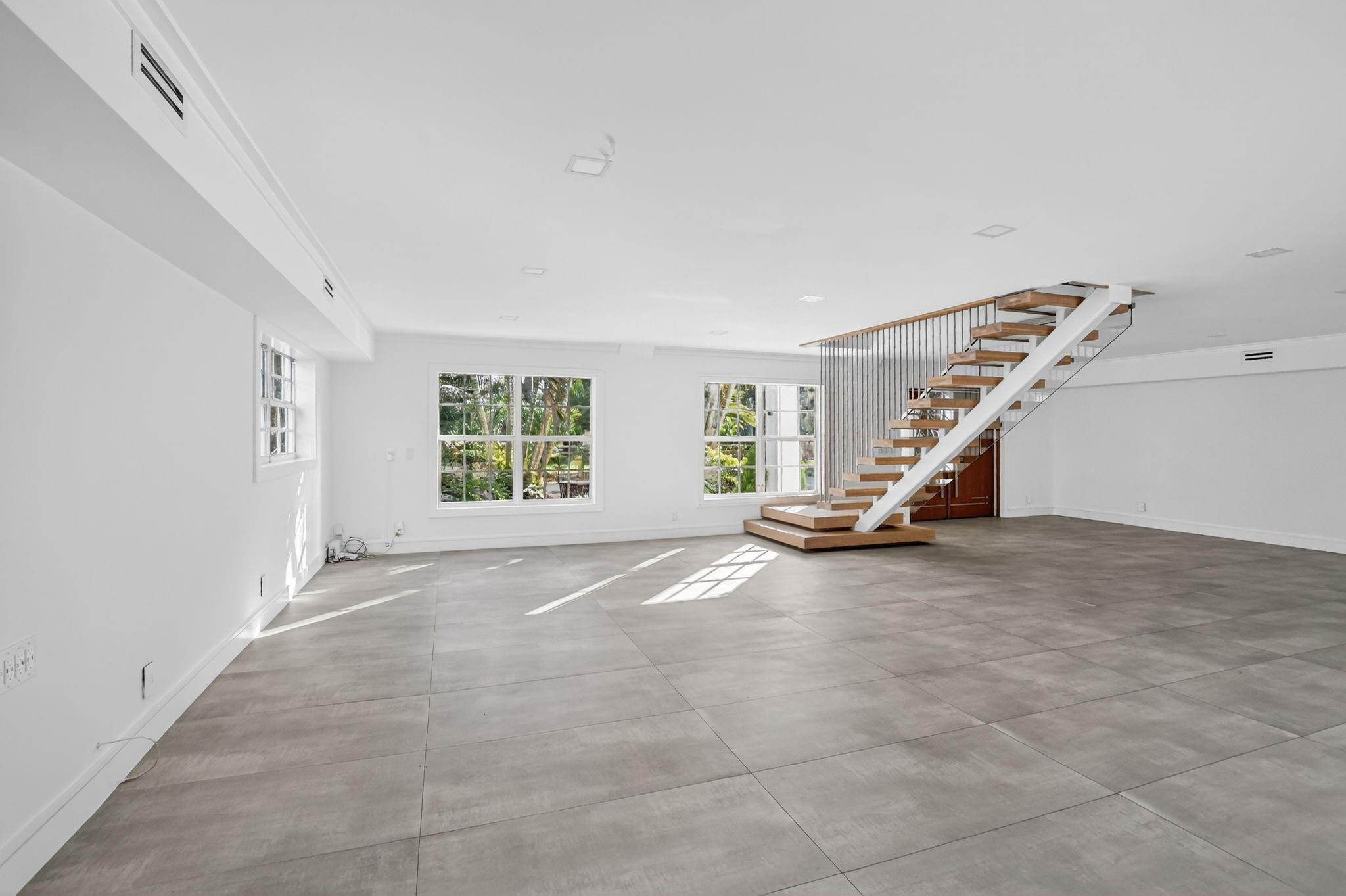 8233 Stagecoach Ln
