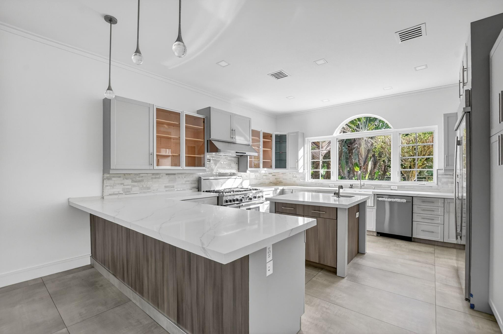 8233 Stagecoach Ln