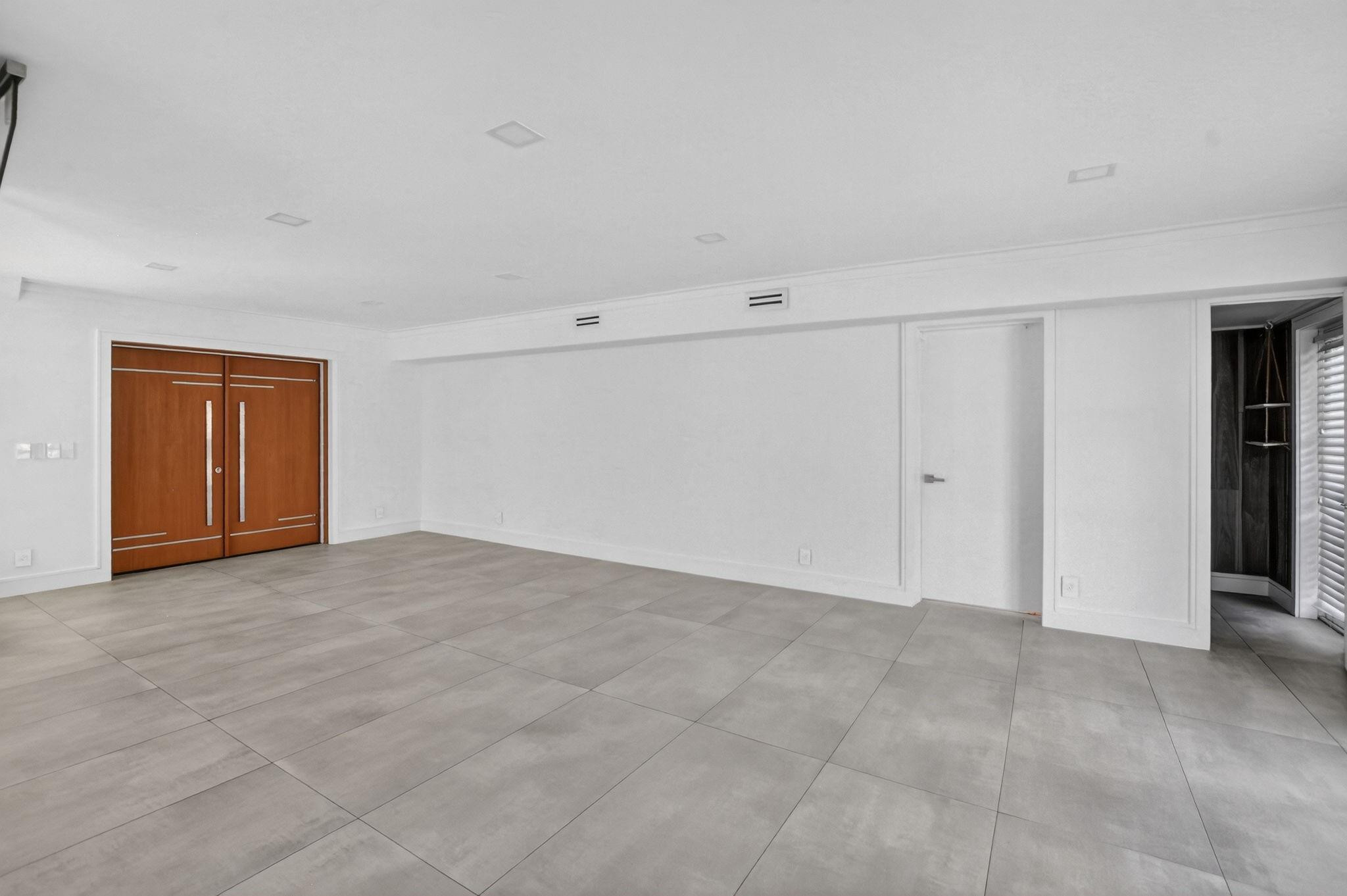 8233 Stagecoach Ln