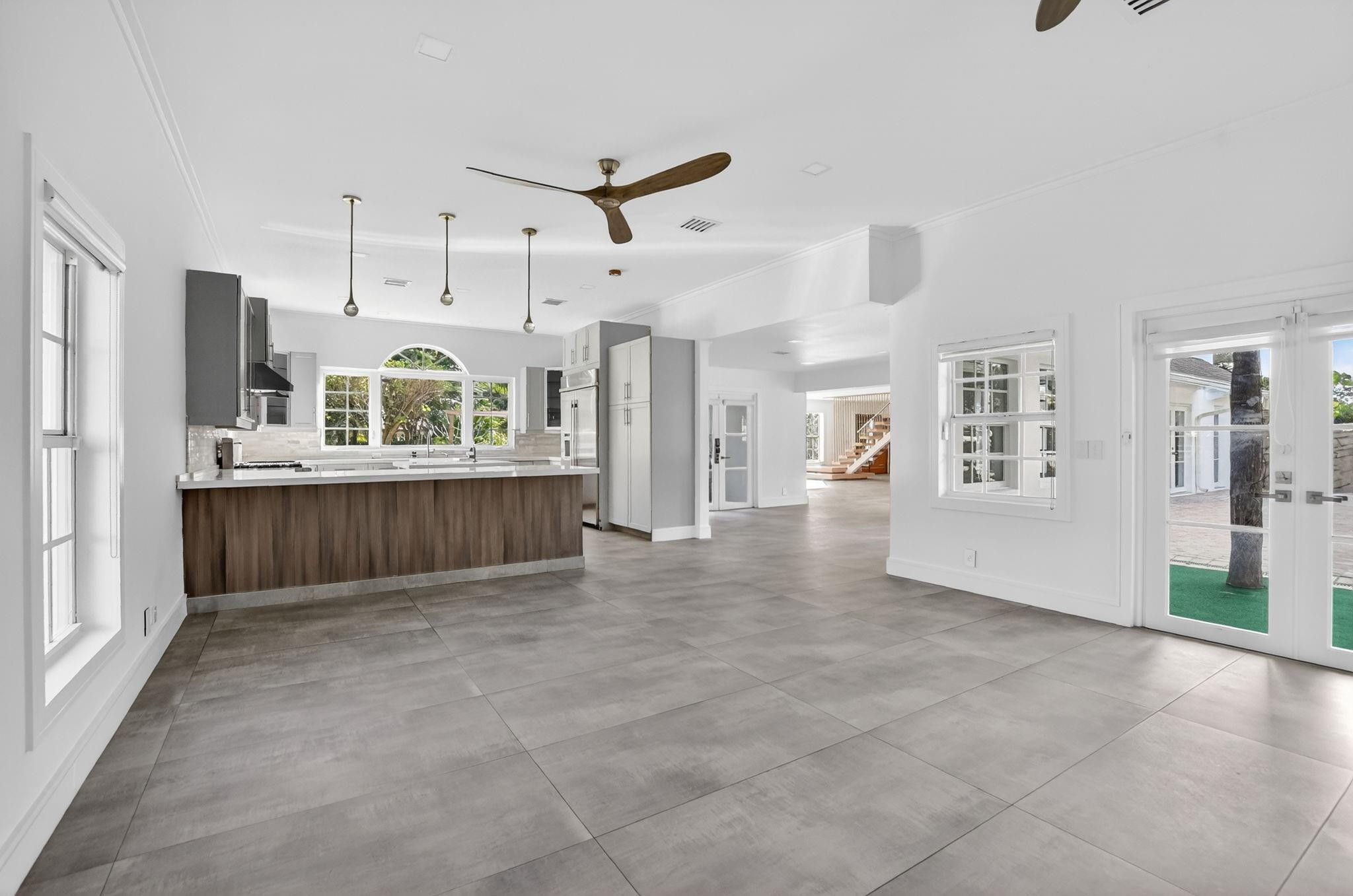 8233 Stagecoach Ln