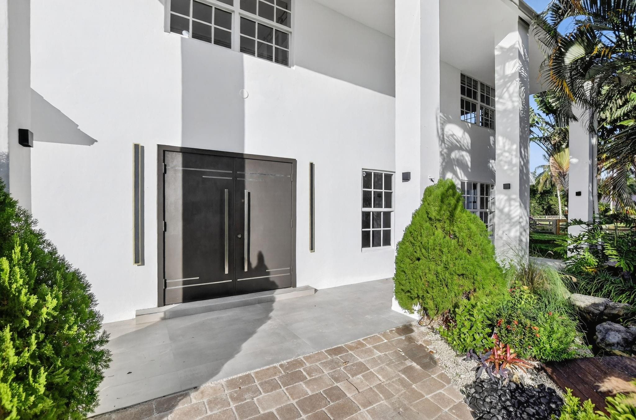 8233 Stagecoach Ln