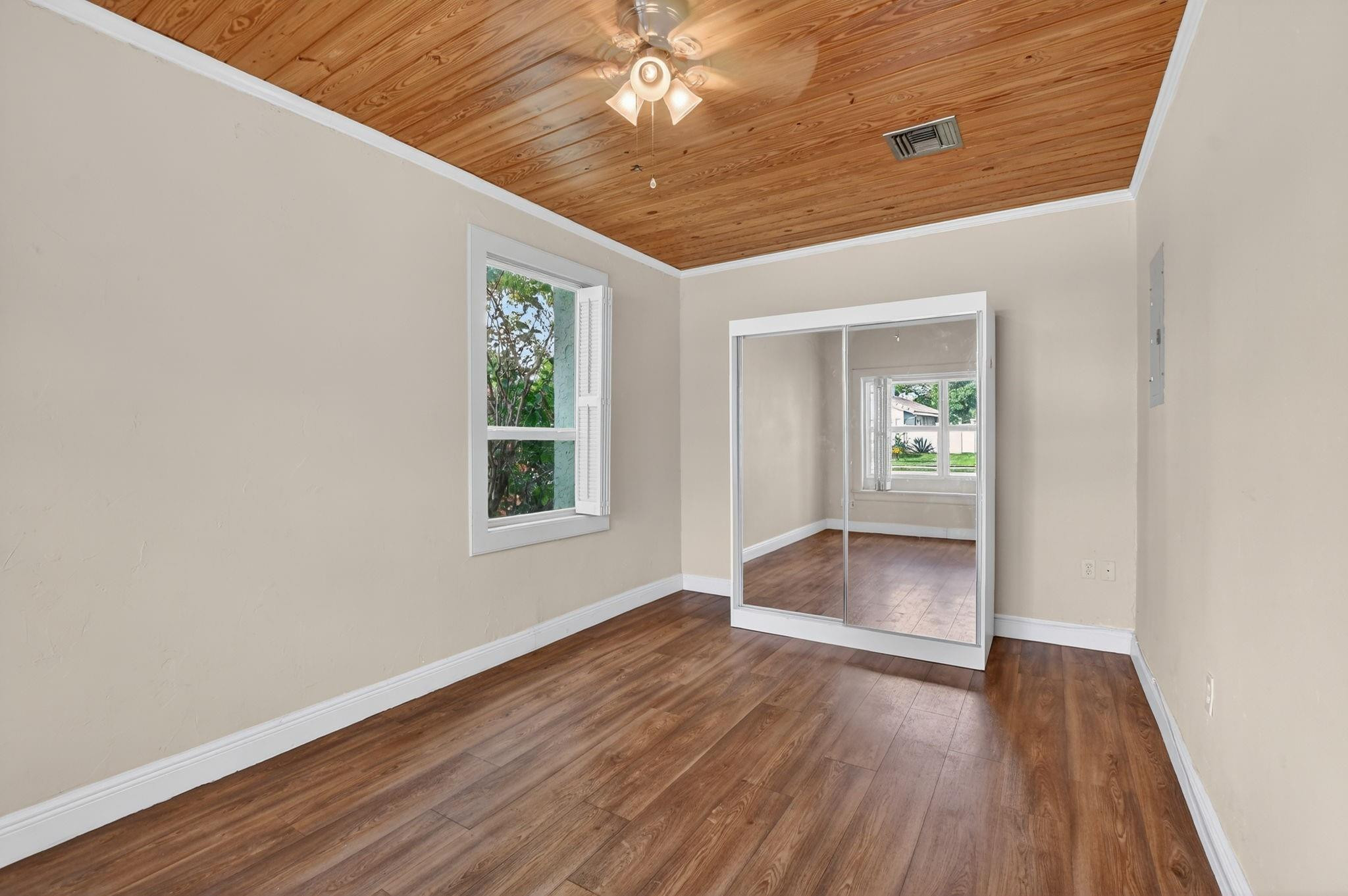 501 NW 54th St