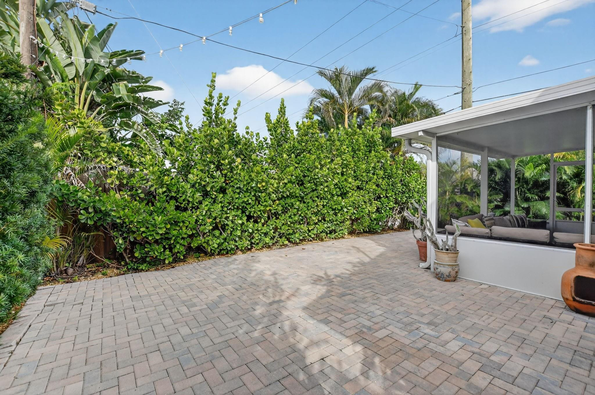 501 NW 54th St