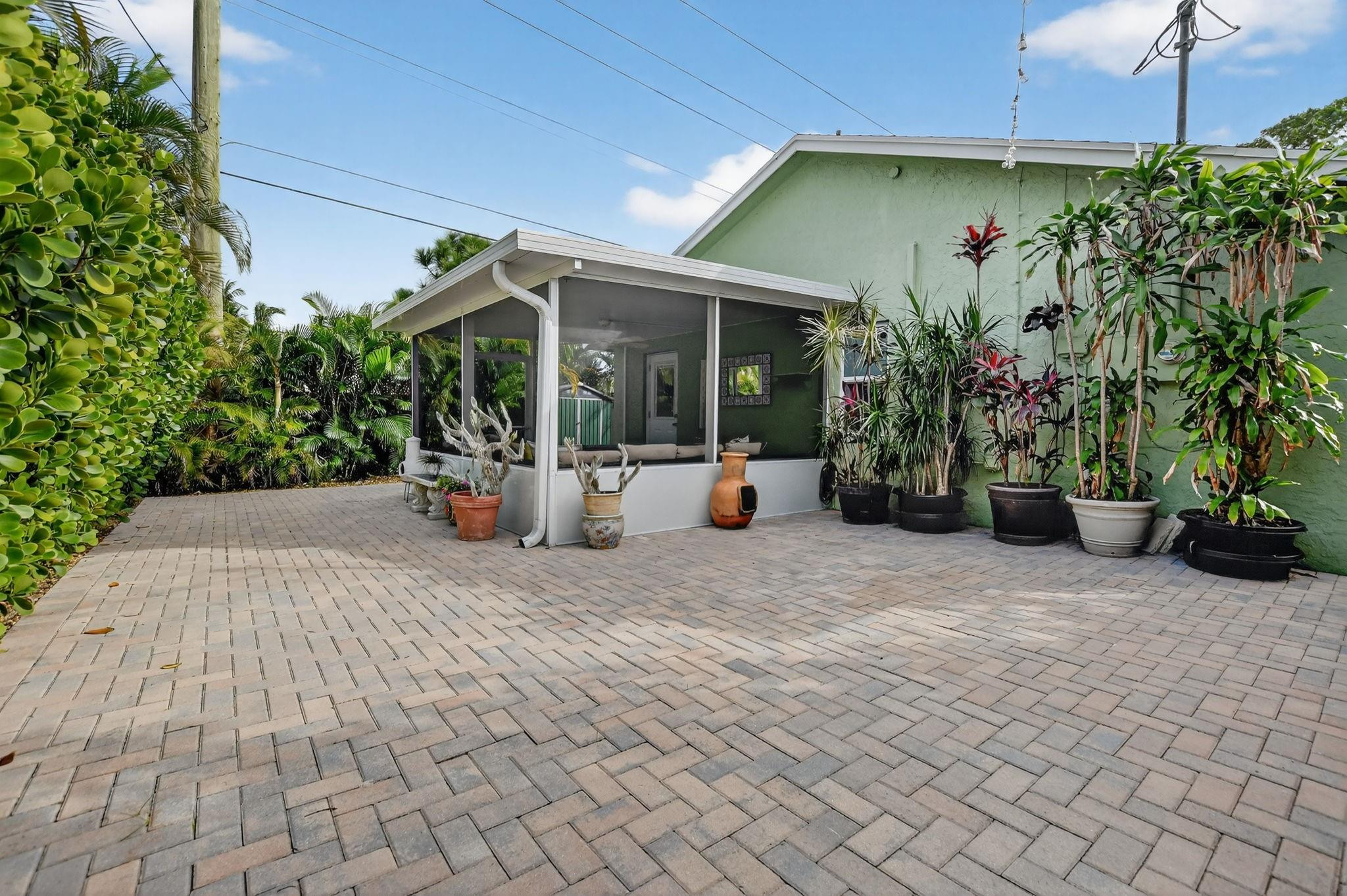 501 NW 54th St