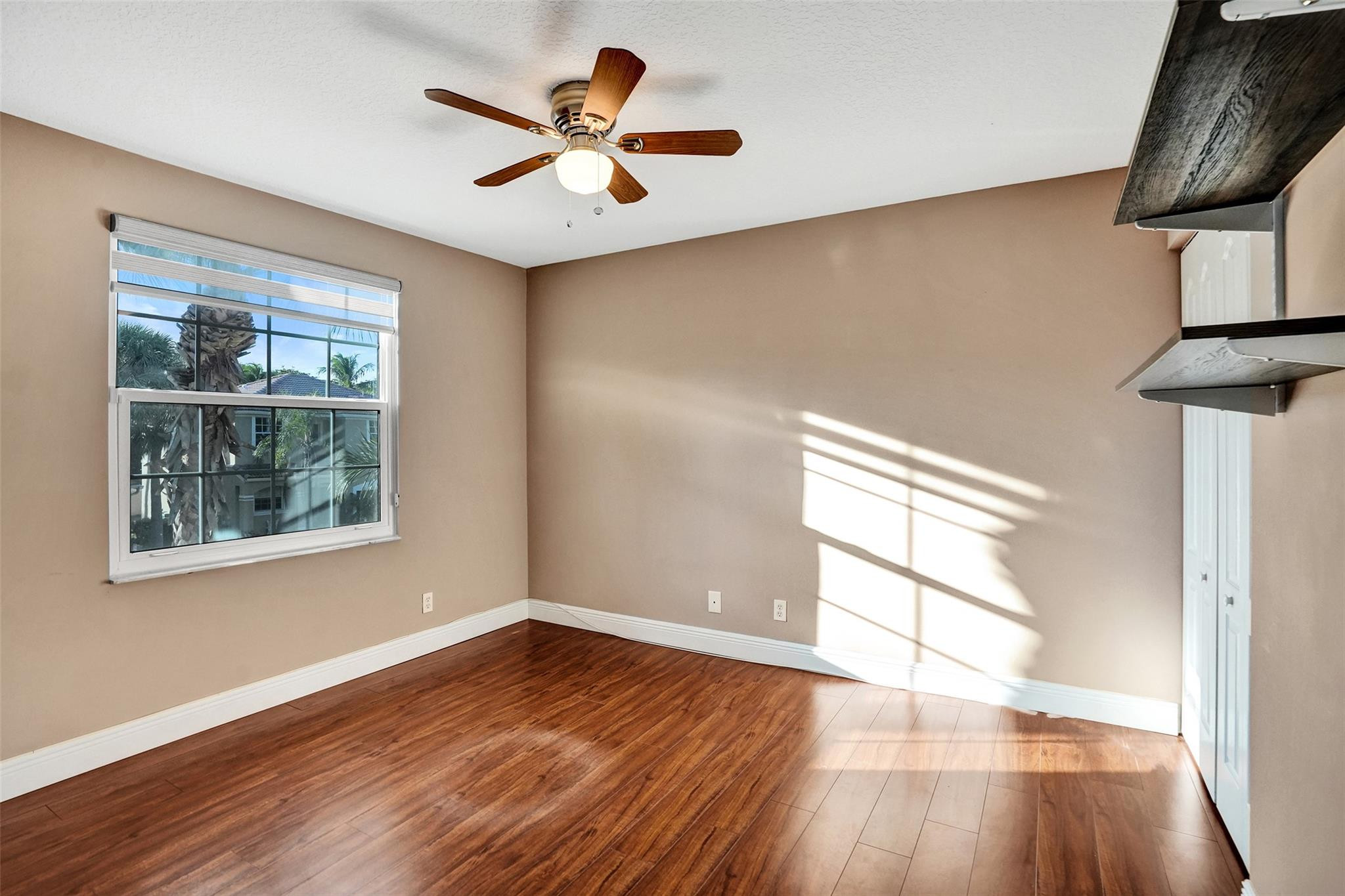 869 NW 127th Avenue
