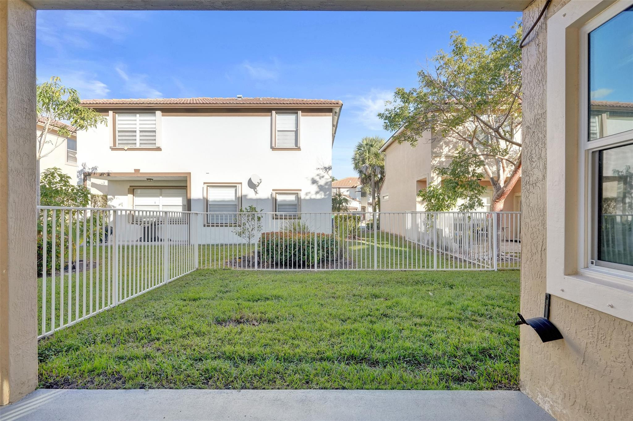 869 NW 127th Avenue