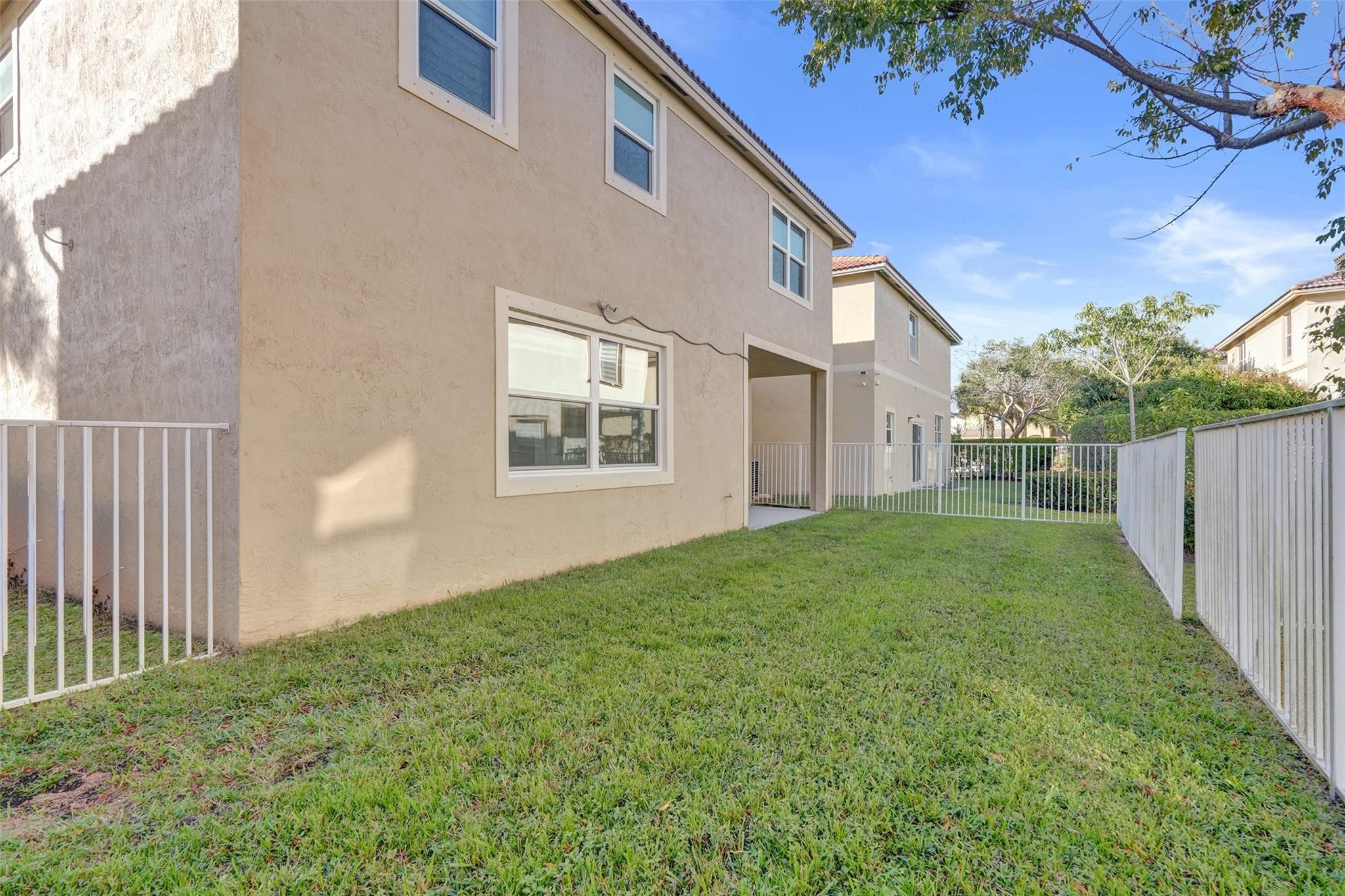 869 NW 127th Avenue