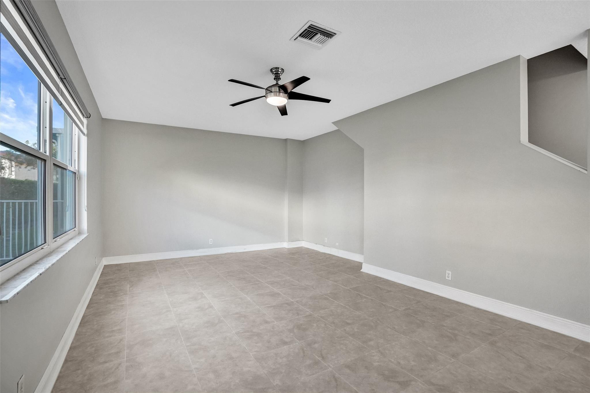 869 NW 127th Avenue