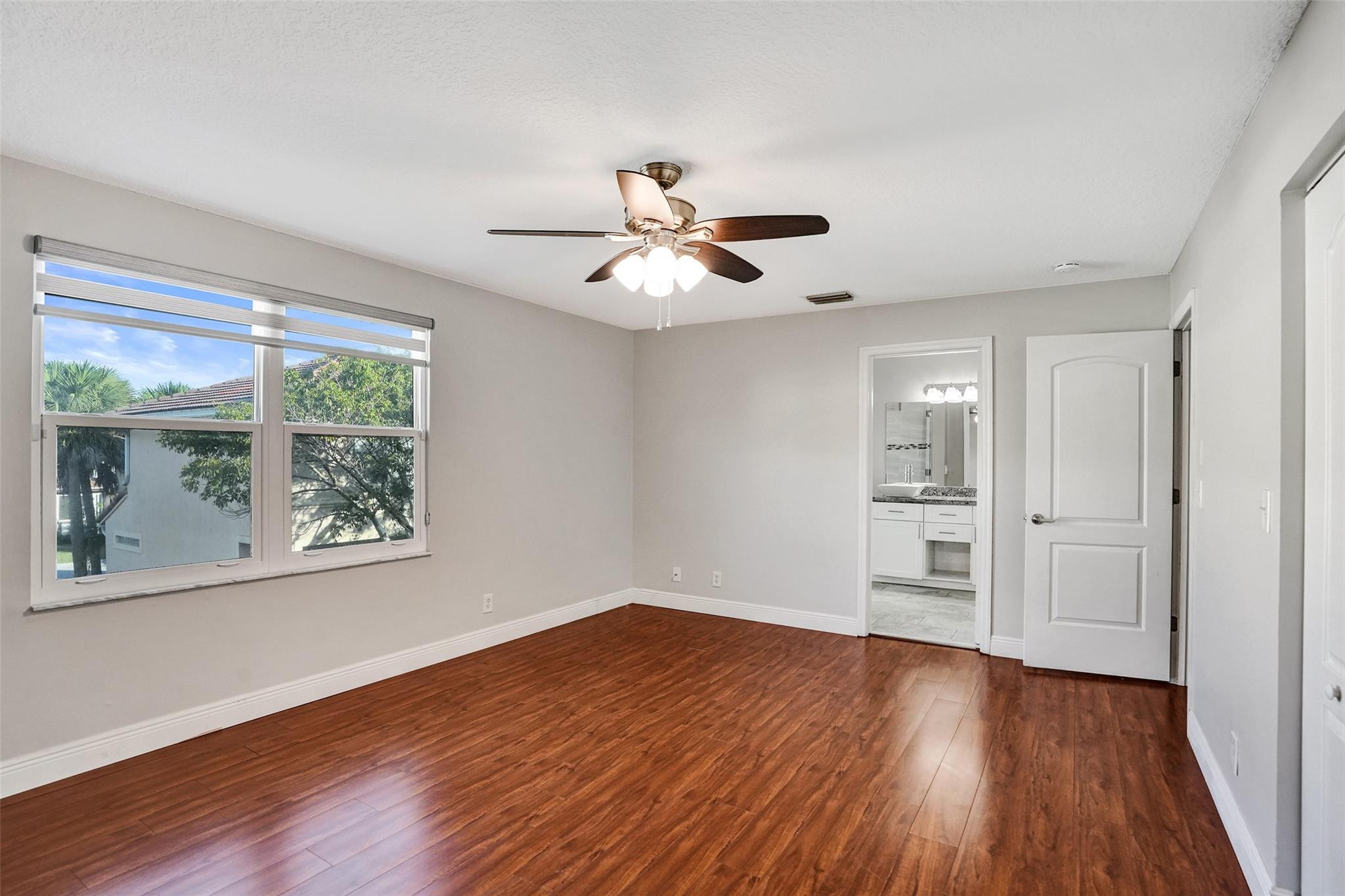 869 NW 127th Avenue
