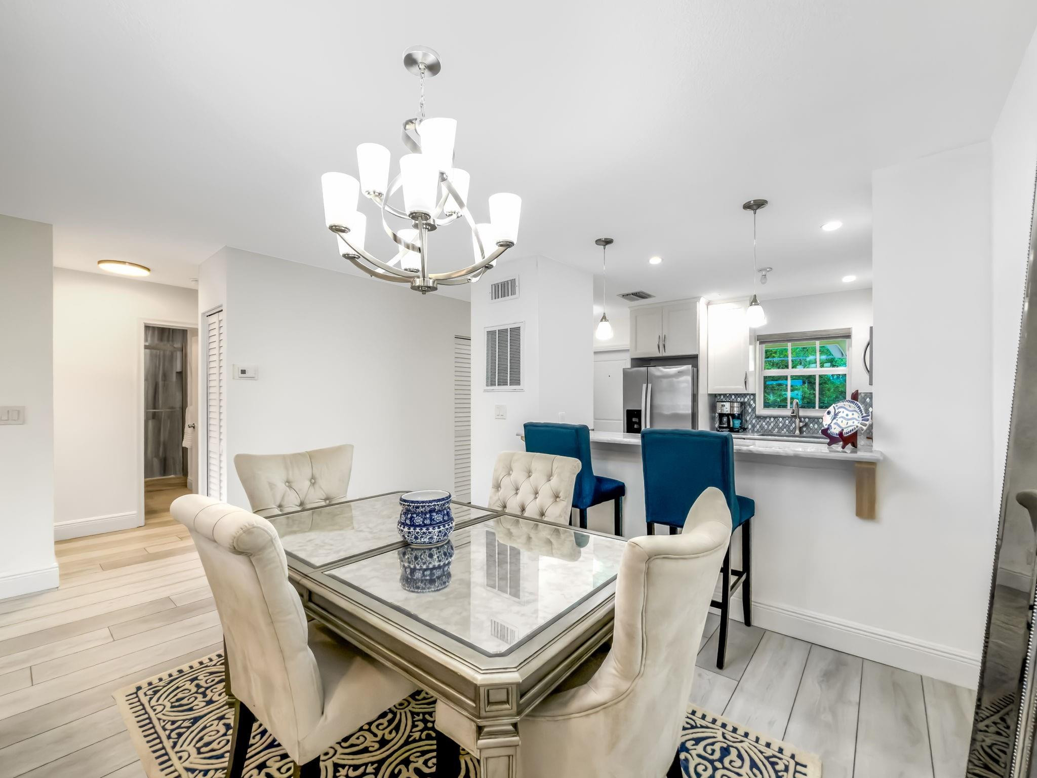 2301 NE 36th Street 202