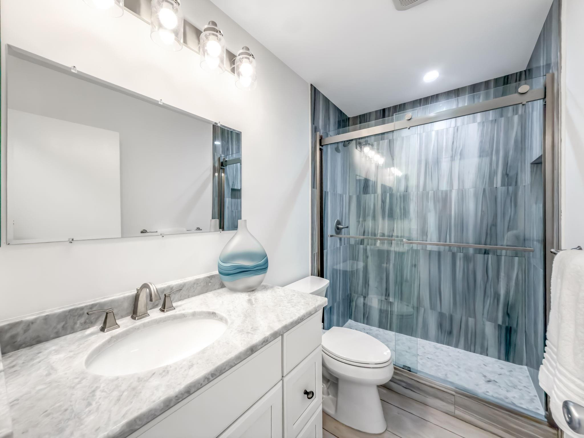2301 NE 36th Street 202