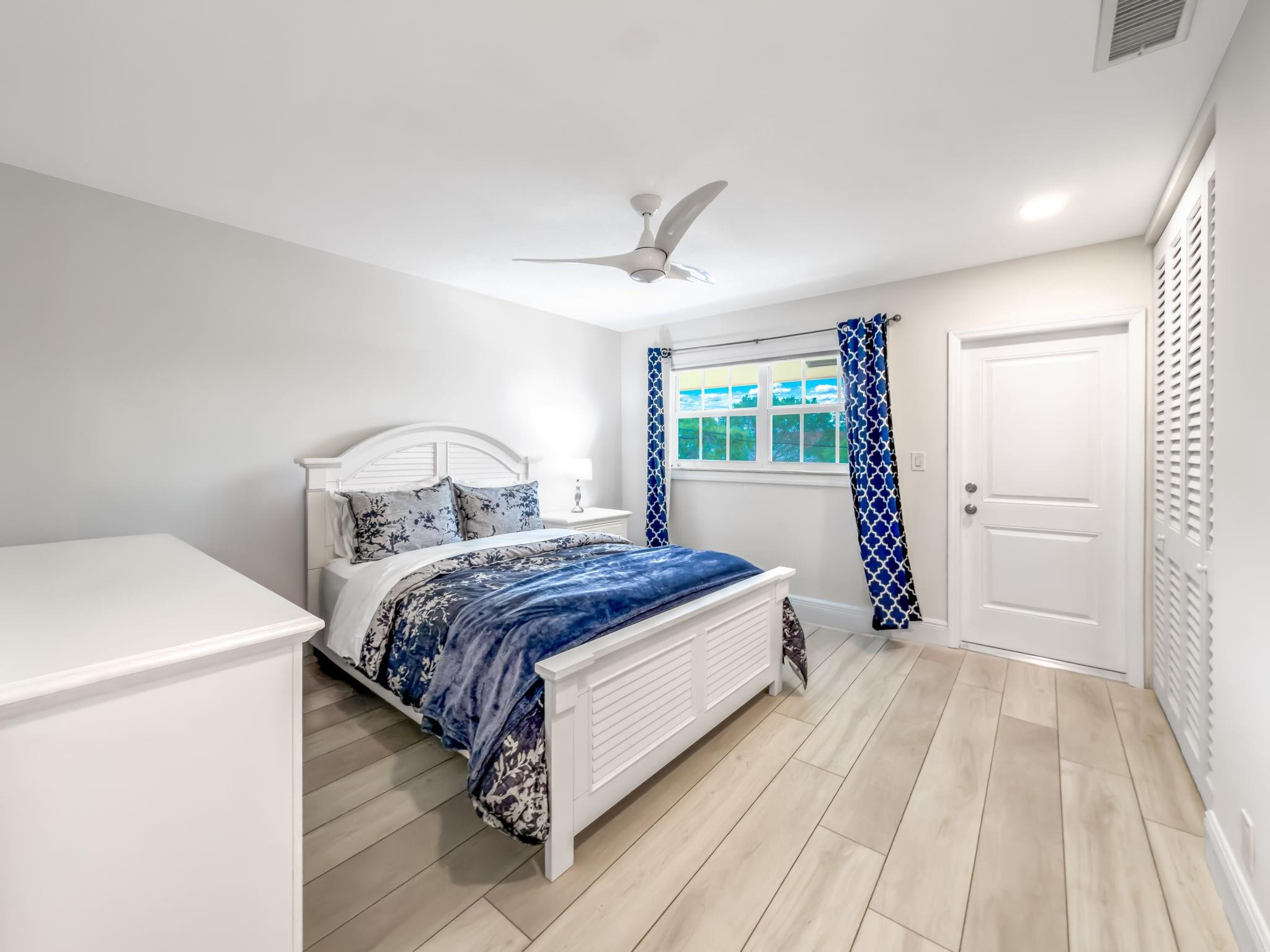 2301 NE 36th Street 202